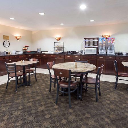 Ramada By Wyndham Bettendorf Εξωτερικό φωτογραφία