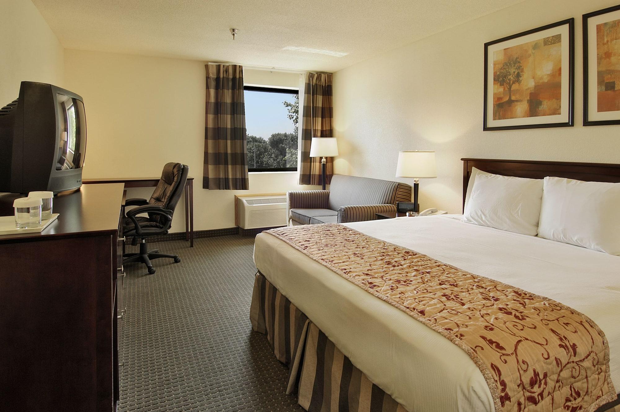 Ramada By Wyndham Bettendorf Δωμάτιο φωτογραφία