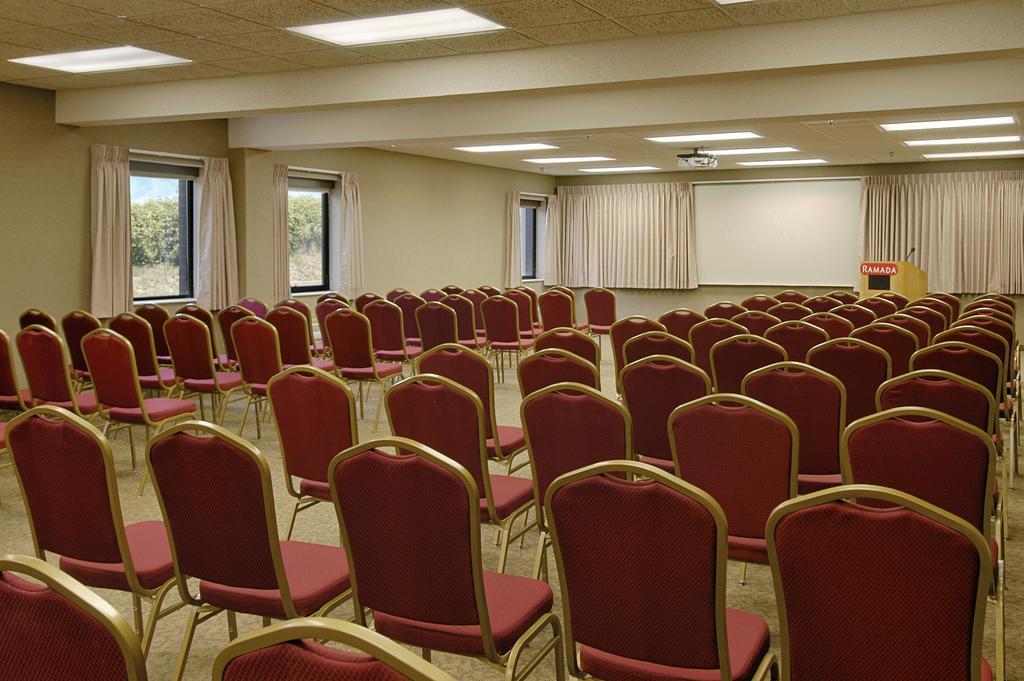 Ramada By Wyndham Bettendorf Ανέσεις φωτογραφία