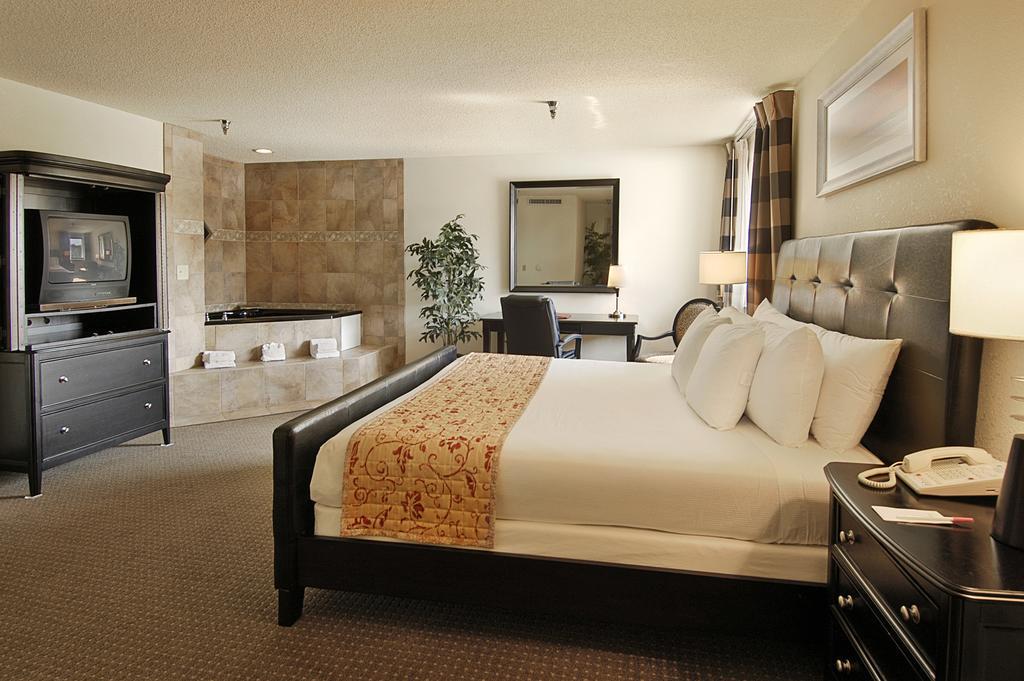 Ramada By Wyndham Bettendorf Δωμάτιο φωτογραφία