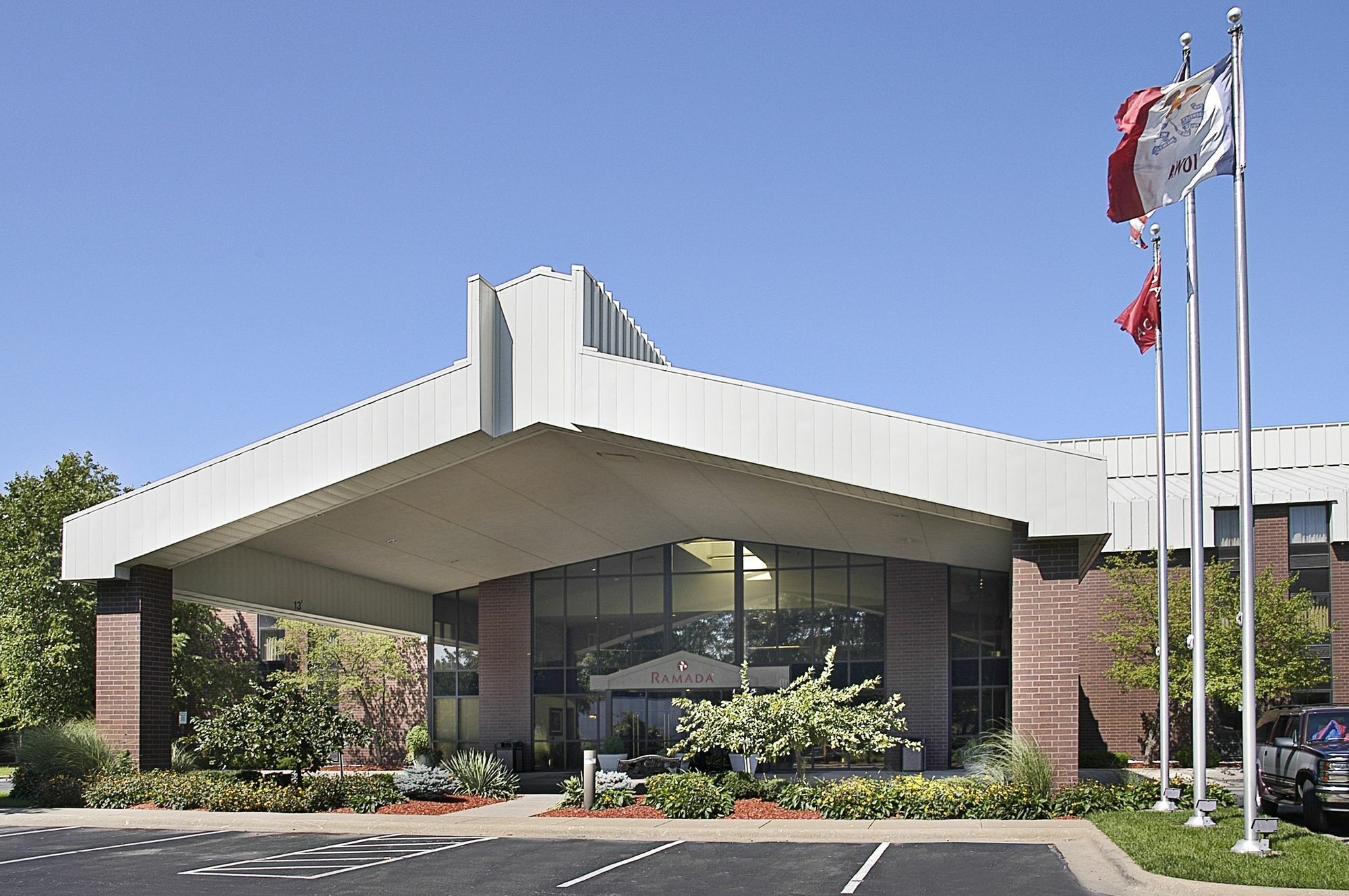 Ramada By Wyndham Bettendorf Εξωτερικό φωτογραφία
